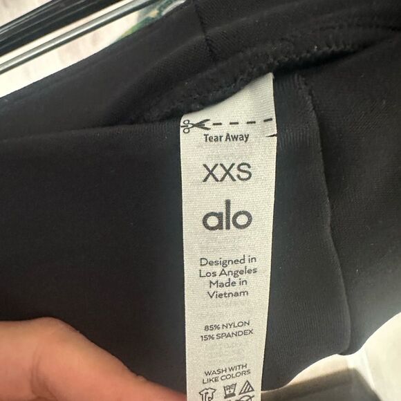 Alo Yoga High-Waist Zip It Black Flare Leggings 7/8 size XXS - Picture 7 of 9